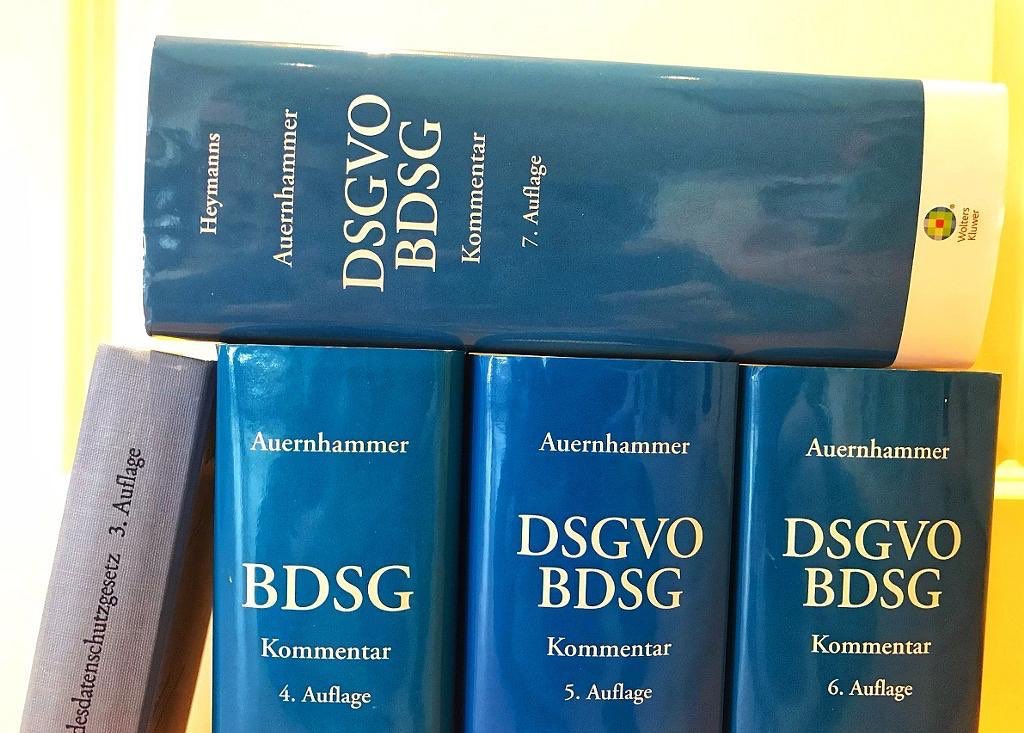 Wir haben nochmal nachgelegt: Die 7. Auflage des #Auernhammer ist erschienen mit Kommentierung von DSGVO, BDSG sowie praxisrelevanten Nebengesetzen (TMG, TKG und IFG Bund) und zur JI-RiLi. Danke an alle Autorinnen und Autoren. der-auernhammer.de