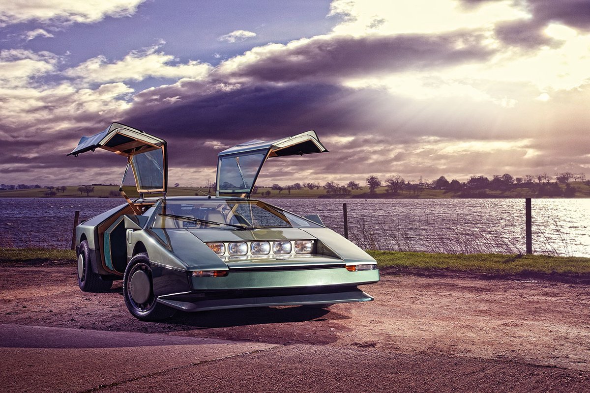 Vantage Magazine tweet media