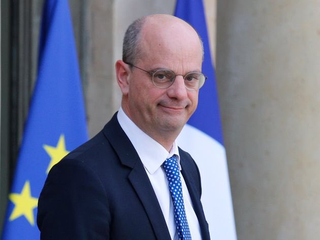 JM Blanquer comme des bélugas, a thread: