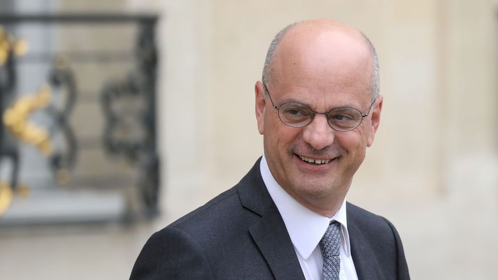 JM Blanquer comme des bélugas, a thread: