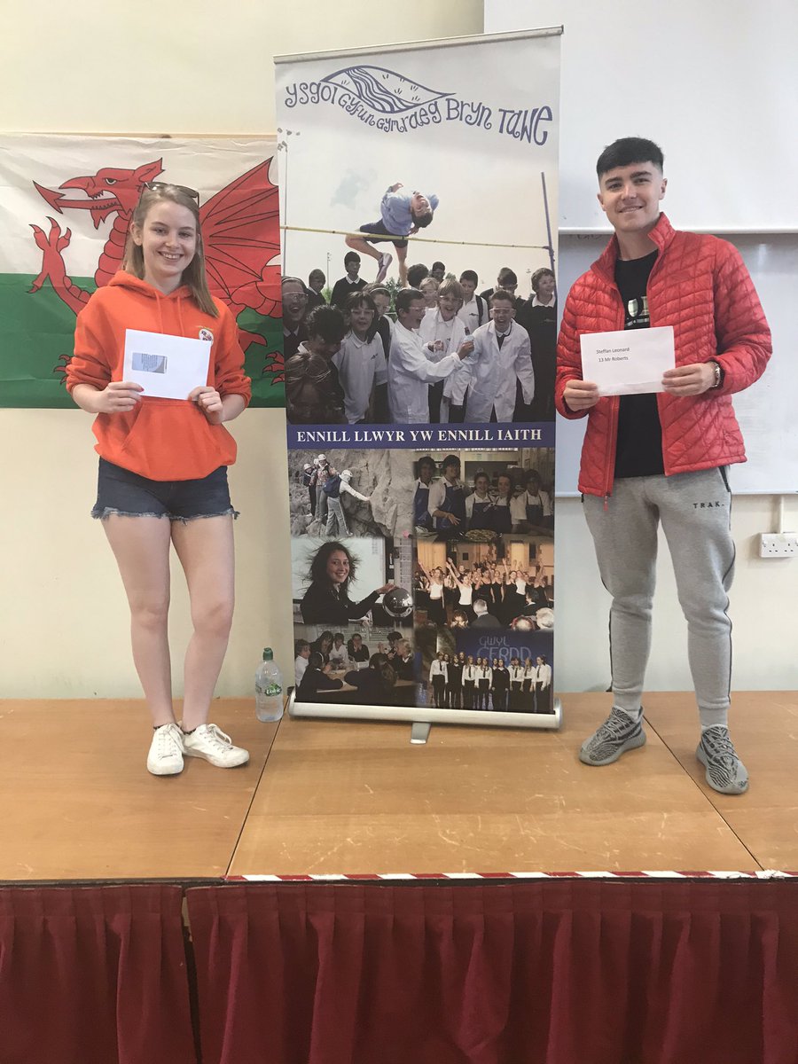 Llongyfarchiadau mawr iawn i bob un o’n myfyrwyr <a href="/chwechedBT/">Chweched Bryn Tawe</a>. Rydyn ni’n falch iawn o’ch gwaith caled, eich ymroddiad a’ch dyfalbarhad. Mwynhewch y cam nesaf 👍 #teulubt