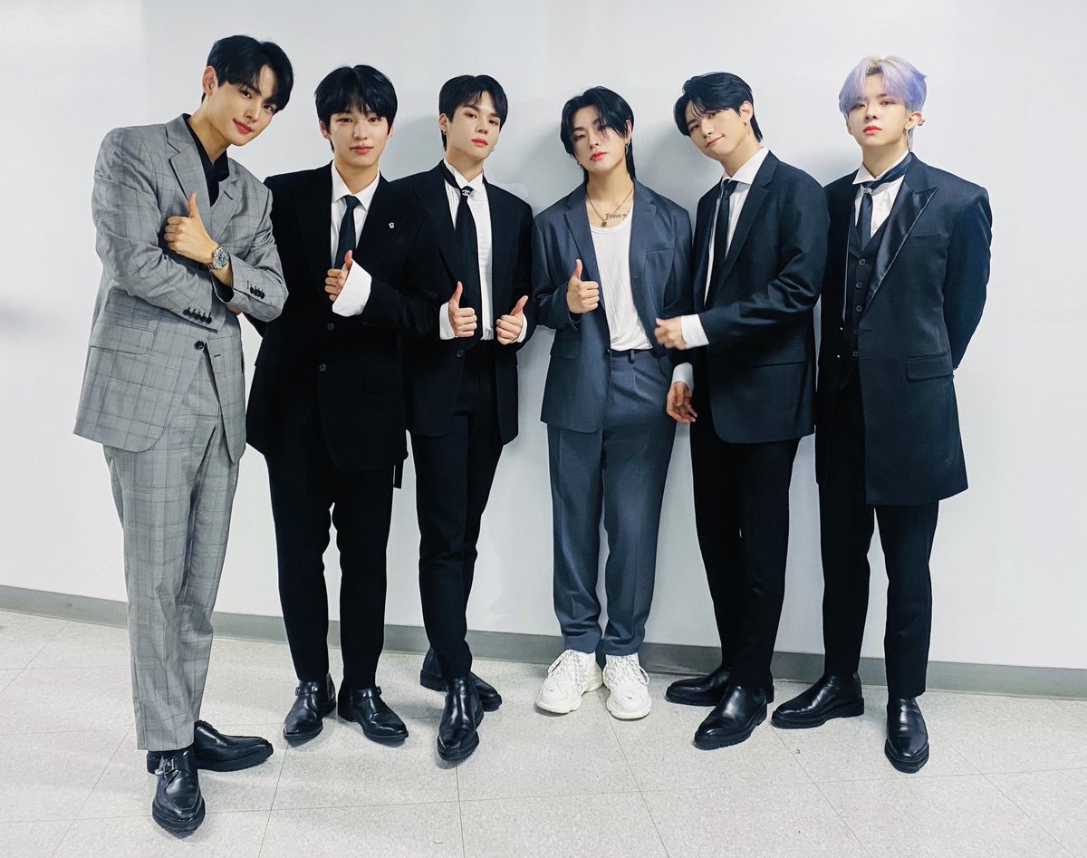 VICTON1109's tweet photo. [#빅톤] 200813 #소리바다어워즈 #VICTON

2020 소리바다어워즈에서
앨리스 여러분이 만들어주신
뜻깊은 상을 수상한 빅토니들🏆
너무 감사하고 사랑합니다💙💛
앞으로도 우리 오래 오래 앨리스와
빅토니들 도란도란 꽃길을 걸어가요🥺

🌼🌸🌼🌸🌼🌸🌼🌸🌼
💙🦊🐶☁️🍓🐱🐥🐰💛
🌸🌼🌸🌼💐🌼🌸🌼🌸 https://t.co/9WRBAepB4D