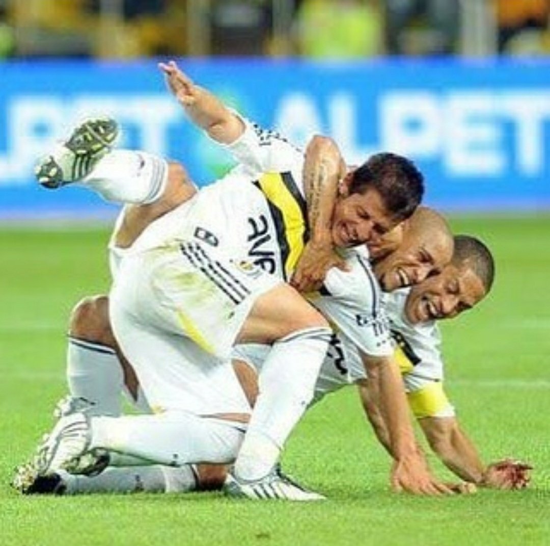 daha iyi solak üçlü yok
#DünyaSolaklarGünü