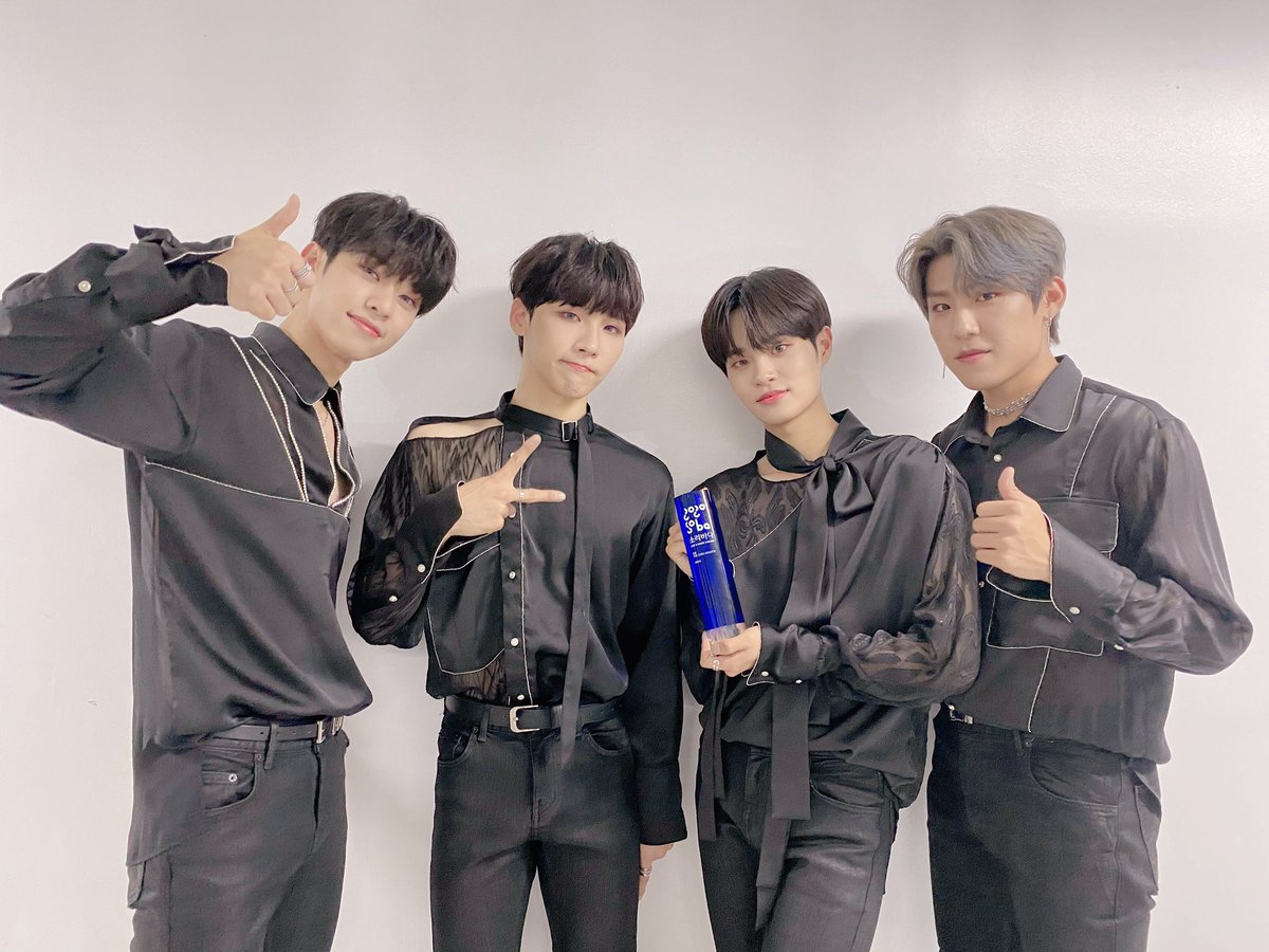 소리바다 소리 질러엇~~~! 🥳 ABNEW 항상 고마워요! 앞으로도 예삐를 잘 부탁해 💖💖

#에이비식스 #전웅 #김동현 #박우진 #이대휘 #브랜뉴뮤직 #BRANDNEWMUSIC
