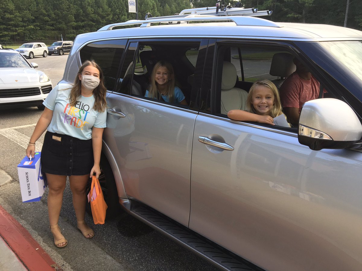 Summit Hill Elementary first and second graders get their school supplies. @summithillhusky