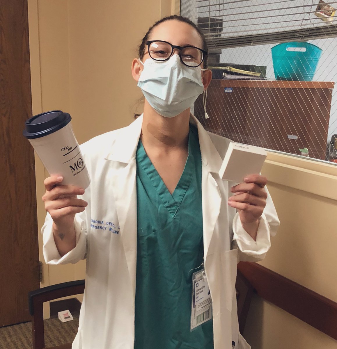 CCAG_EM's tweet photo. PGY2 Dr DeFabio is ready for @OhioACEP #EMRESIDENTSCONNECT2020 #RESIDENTSCONNECT20 https://t.co/hiQXU8Yt12