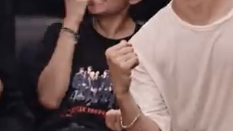 jeonxvrse's tweet photo. if you know, you know @BTS_twt https://t.co/hS04hzownh