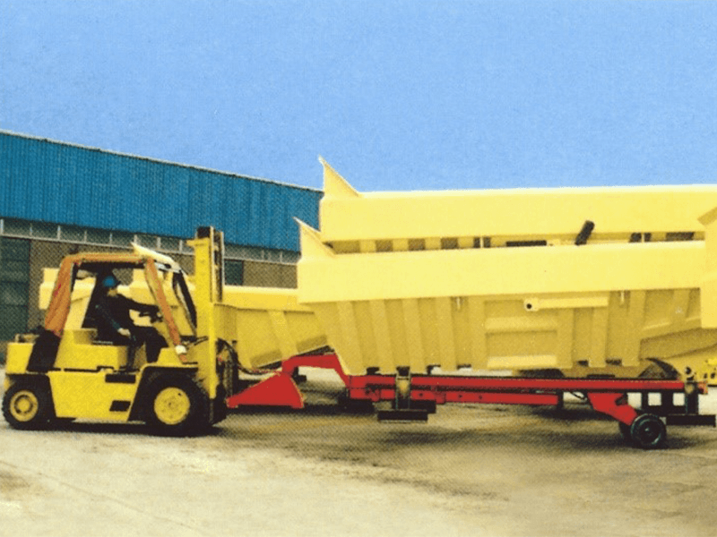multidriveltd's tweet photo. Over 40 years ago Caterpillar purchased their very first AutoMate. Today, it still forms a large part of their daily manufacturing process. The AutoMate is reliable and proven in use.

#forklift #industrialtrailer #materialshandling https://t.co/y7rUzUughQ
