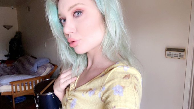 Goooood morning!   I&rsquo;m open later today for skypes HMU playwithdakota on my skkkype to schedule ... https://t