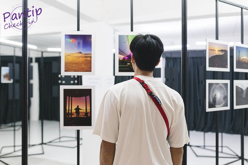 From that hobby, they already held an exhibition.Tay's exhibition held on October 19th, 2019 in Bangkok where he raised a donation from his photo auction.Mino's held on November 30th, 2018 in Seoul as a collaboration with Leica.