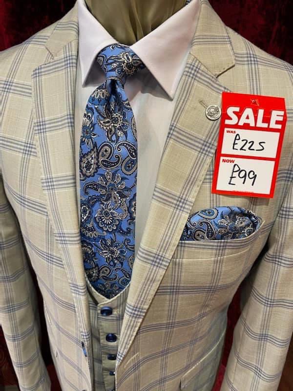 BakersTailor's tweet photo. @BakersTailor OUR BIGGEST EVER SALE #bakerstailoring #middlesbrough #Teesside https://t.co/rU96EwhcCx