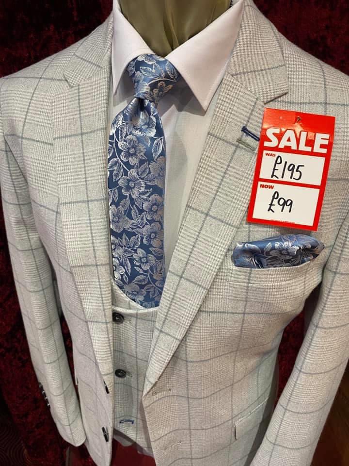 BakersTailor's tweet photo. @BakersTailor OUR BIGGEST EVER SALE #bakerstailoring #middlesbrough #Teesside https://t.co/rU96EwhcCx