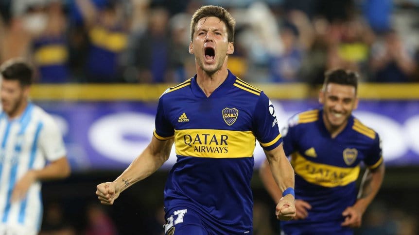 futnws's tweet photo. #MercadoDePases: Franco #Soldano sigue en #Boca. El club pago $300.000 USD y arreglo la extensión del préstamo con el #Olympiacos🇬🇷. En el día de mañana el jugador se sumará a los entrenamientos.

ℹ️ @Tato_Aguilera x @Sportia https://t.co/892bN1FAAY