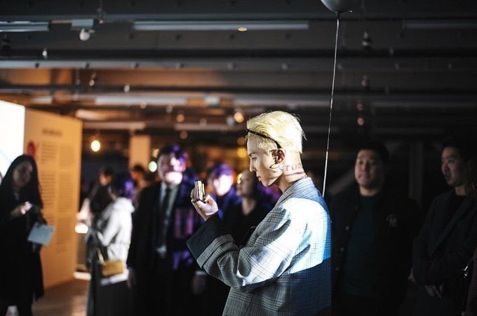 From that hobby, they already held an exhibition.Tay's exhibition held on October 19th, 2019 in Bangkok where he raised a donation from his photo auction.Mino's held on November 30th, 2018 in Seoul as a collaboration with Leica.
