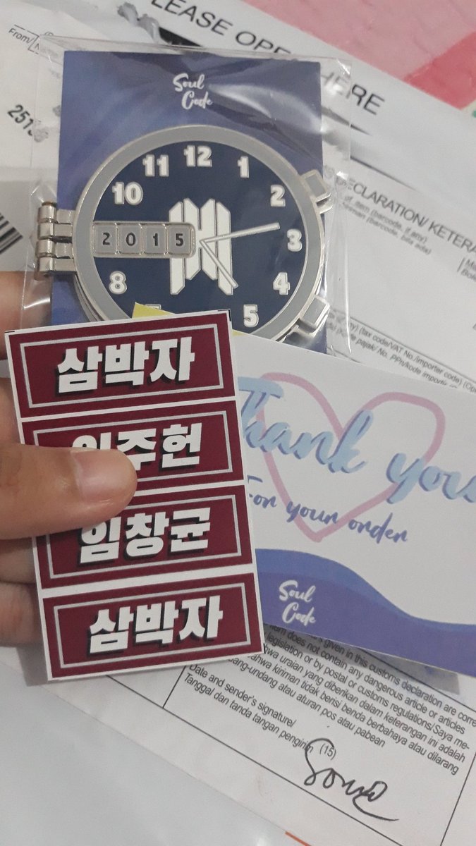 httpdewr's tweet image. received the prize all the way from INA safe and sound! thank you so much for the giveaway and this is so pretty &amp;lt;3 

@Soulcode_ID ❤🥰
