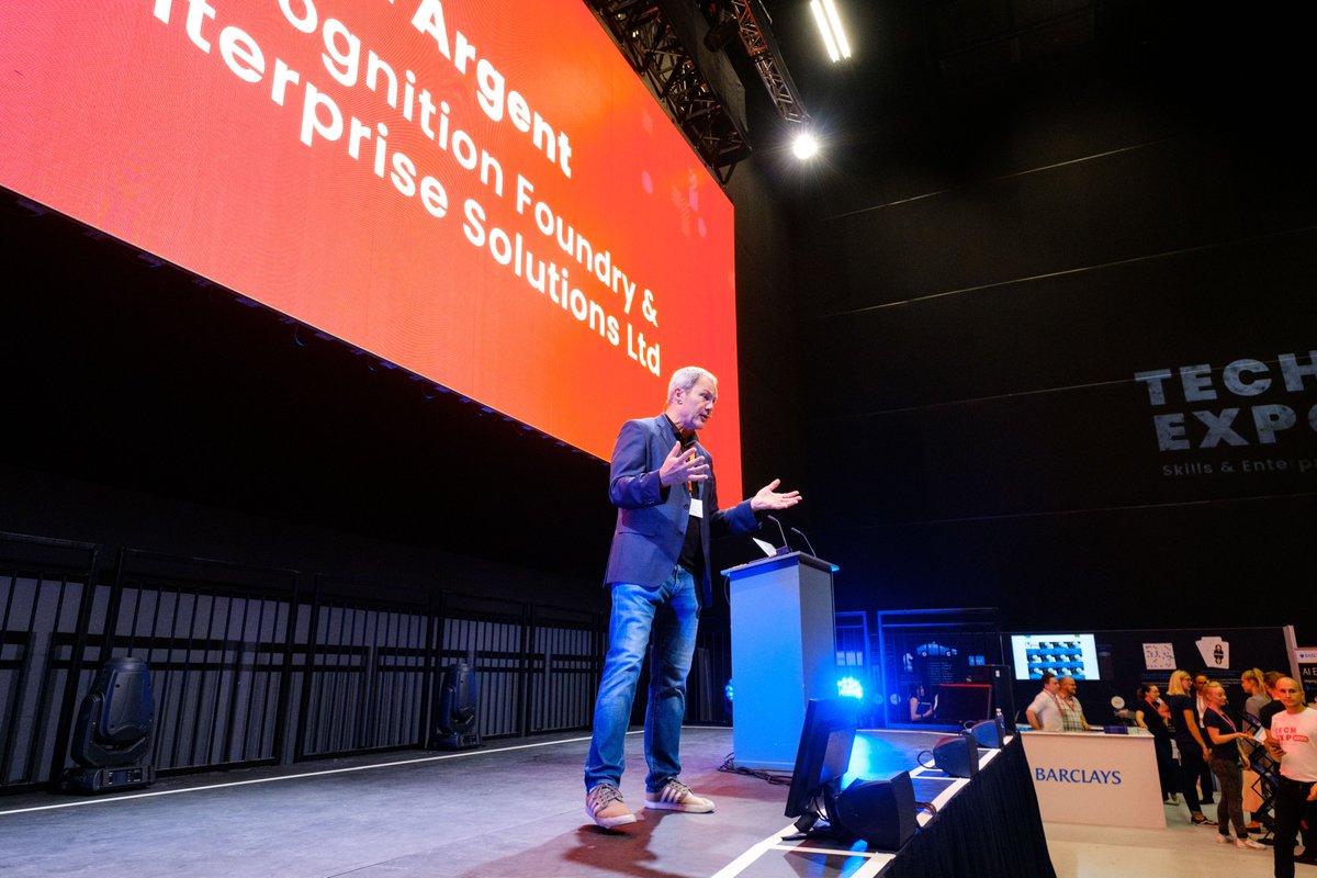 techweekhumber's tweet image. #ThrowbackThursday to @CognitionFoundr CEO &amp;amp; Founder @RonArgent live on stage!

The #COVID19 global pandemic has highlighted that #technology has a vital role to play.

How can we use #TechForGood?

#TechWeekHumber #ClimateCrisis #Tech4All