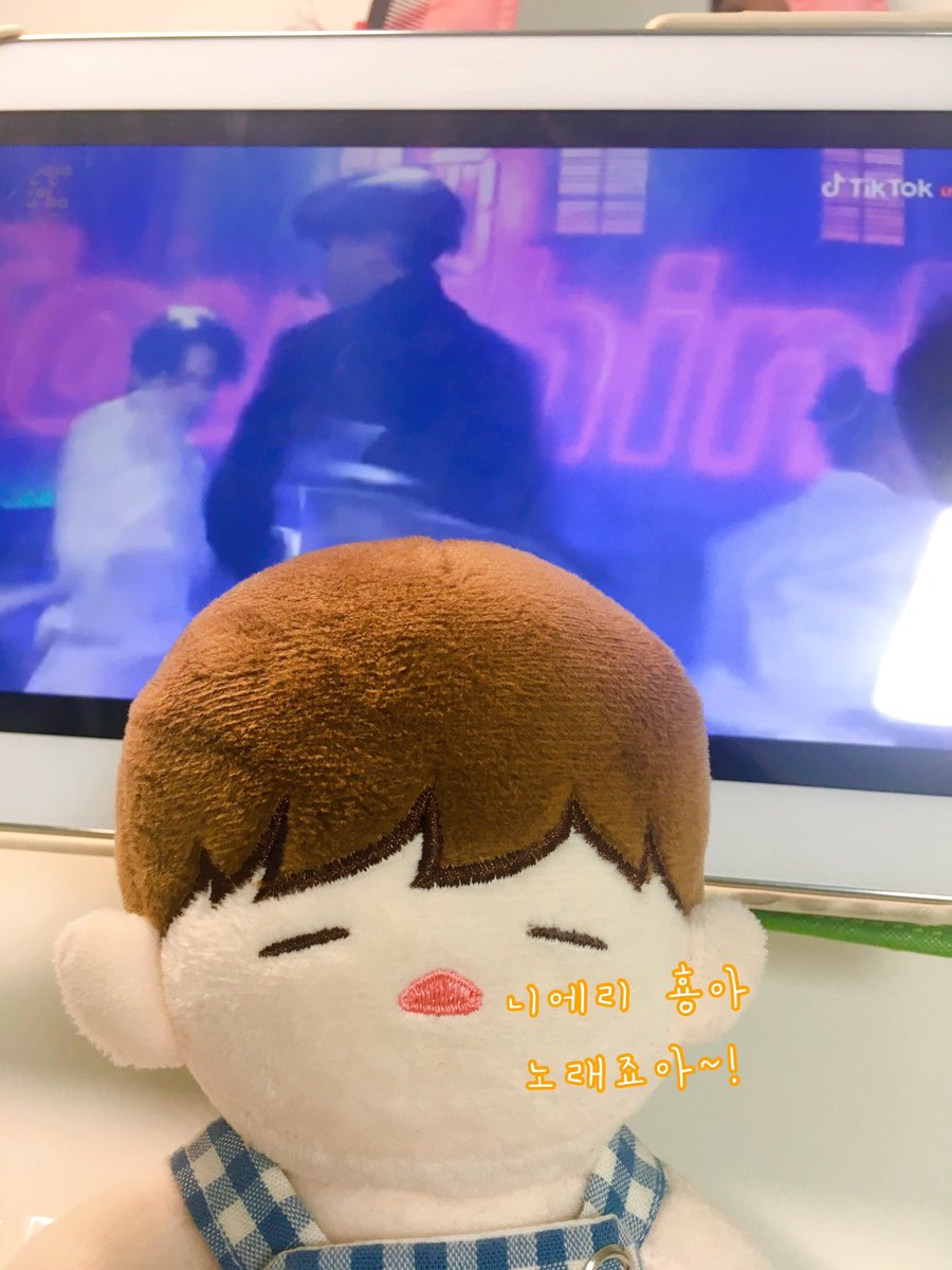 집콕해서 아뱌랑 우니횽아,니엘횽아,우지니횽아 봤습니다🧡

#짼뭉이 #달콩이