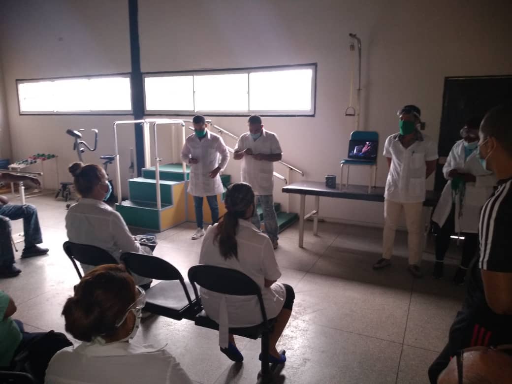 CdiEstado's tweet photo. Homenaje a nuestro eterno comandate #FidelCastroRuz.Desde este rincón en Venezuela los colaboradores fieles a su legado continuamos brindando salud.#FidelPorSiempre #CubaPorLaSalud @Cubacoopera_Ve3 @Cubacooperabol2 @CamposYainer @AdanVillavicen5 @SaumellB_Nela @ElsoTamayo https://t.co/QbU7xOIUX2