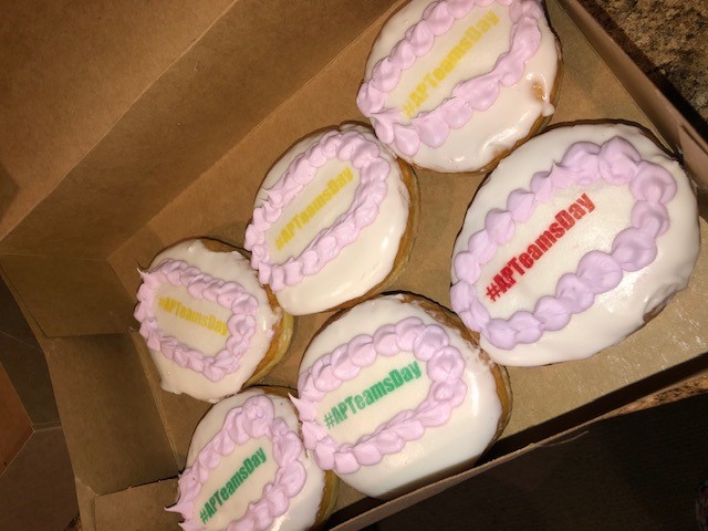 FoxRun_Wichita's tweet photo. Yesterday was Apartment Team appreciation day! We had an amazing day Thanks to our management company Case and Associates! #APTeamsday #casewegotthis #casestrong #thankyou https://t.co/o0jPBBds6X