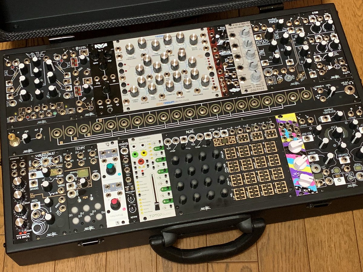 ozzy_g_logan's tweet image. zlobのアッテネータをmngした勢いで、ケースの中身を一部差し替えました。
今日予約してきたHikariのPing Filterをゲトしたら、Doepferのフィルターと適宜差し替えて運用します( ・∇・)ノ♪
CV Bus Case - modulargrid.net/e/racks/view/1… #ModularGrid #Eurorack