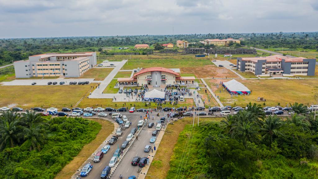 Ondo State APC on X: "PHOTOS: Arakunrin @RotimiAkeredolu, SAN, Today, commissioned some newly completed projects in the Olusegun Agagu University of Science and Technology, Okitipupa (OAUSTECH) The projects include; The University Library,