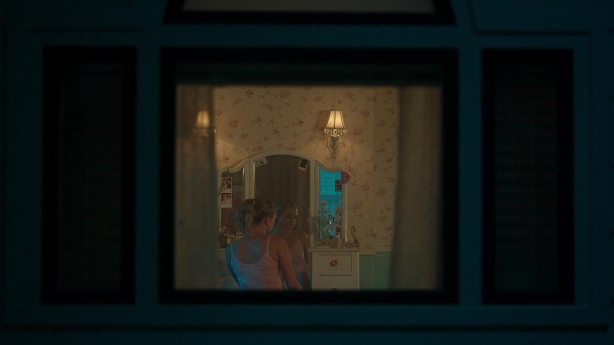 2x08The window scene at the end is among the most beautiful scenes Riverdale ever did.