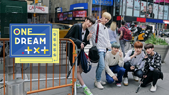 mnet_smart's tweet photo. 【HappyBirthday🎂】
/
本日8/14は #TXT #ヒュニンカイ の誕生日🎉
おめでとうございます🐧✨
\
#TXT 出演のリアリティー番組
「#ONEDREAMTXT」
📎https://t.co/kWvJInihZY
「#MCOUNTDOWN バックステージ」は
📎https://t.co/FkbKv442Jw
🌟#MnetSmart で💻大好評配信中📱🌟 https://t.co/gODJNc6HmE
