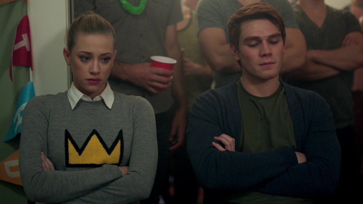 1x10Betty would go back to Archie in a heartbeat if he turned out to like her back and everyone knows it.