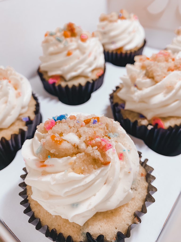 rosettecupcakes's tweet photo. Birthday Cake is here! Try our new flavor of the summer &amp; order at https://t.co/2vimz9iSxa today!🧁 #birthdaygirl #birthday #bakery #cake #Trending #cupcakes #delicious #ThrowbackThursday https://t.co/hwGvQMTGKI