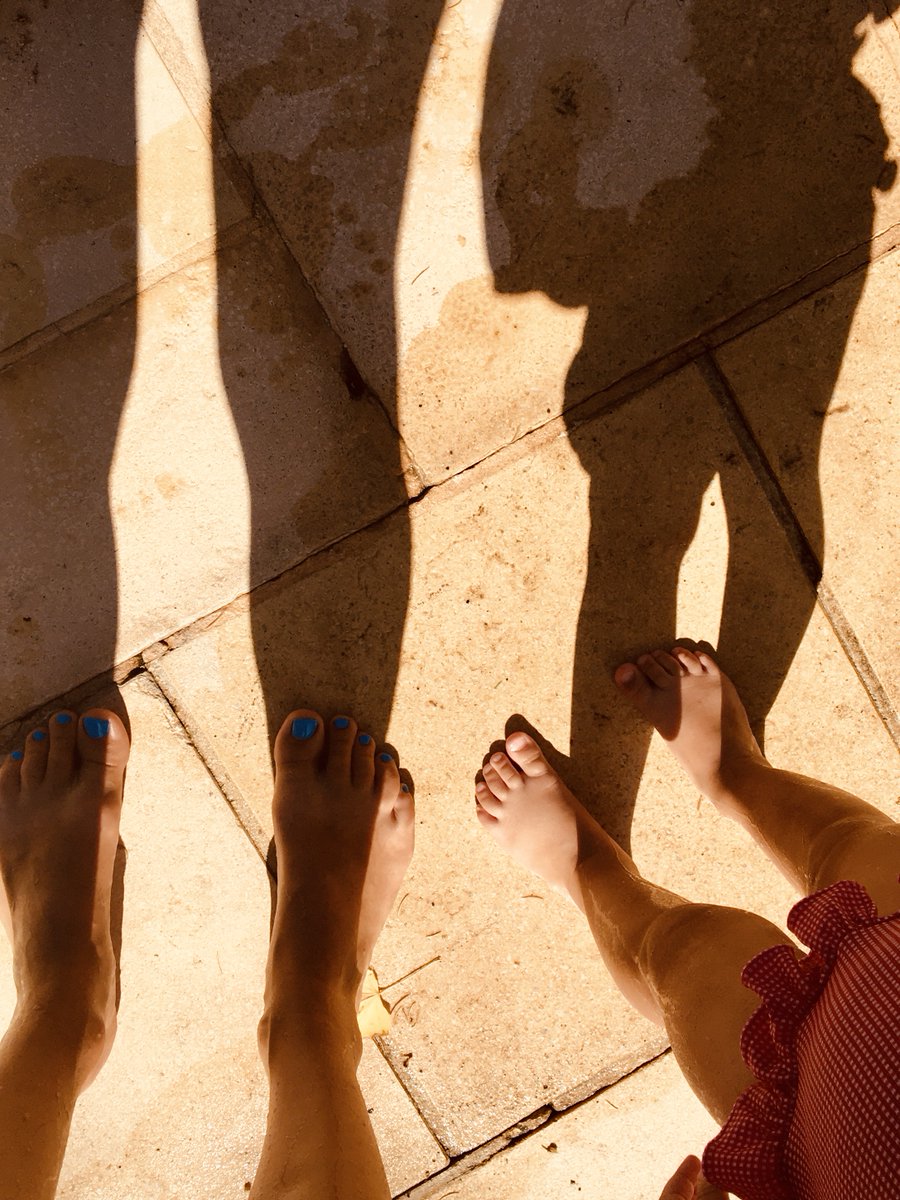 I have made a #podcast called 'Cuticule Canicule' for Arte Podcast competition! 🎙️
It's in #french but it sounds like summer so please have a listen and share it anyways! :)
#artepodcast #arteradio #cuticulecanicule #voiceartist #telerama #Sennheiser 
audioblog.arteradio.com/blog/150431/po…