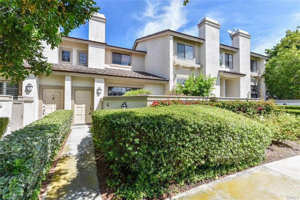 This amazing home has brand new bathrooms, wood flooring, baseboard, and light fixtures! Check out the listing, today:
bit.ly/2XD7QUY

#FutureHome #CindyChinRealty #RealEstate #Listing
