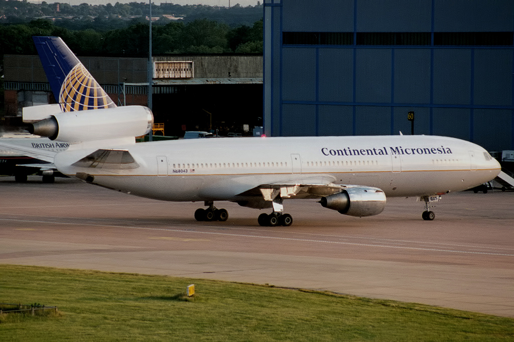 johnhiggins777's tweet photo. Some vintage three holer action at MAN for tbt this week @manairport #AvGeek #Threeholer #Trijets #TBThursday https://t.co/3MnfAAwZrV
