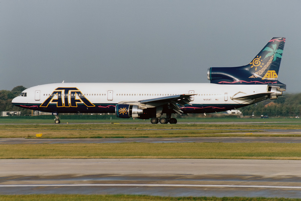 johnhiggins777's tweet photo. Some vintage three holer action at MAN for tbt this week @manairport #AvGeek #Threeholer #Trijets #TBThursday https://t.co/3MnfAAwZrV