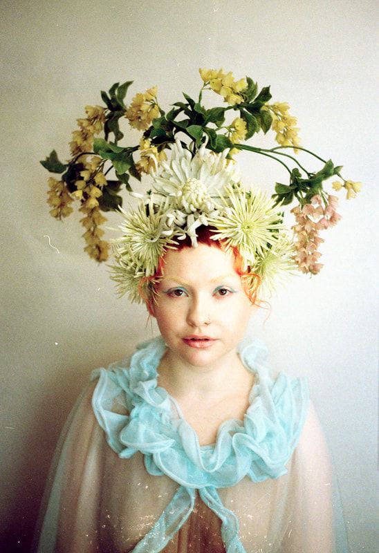 reference_town's tweet image. 🌸| flower crown references