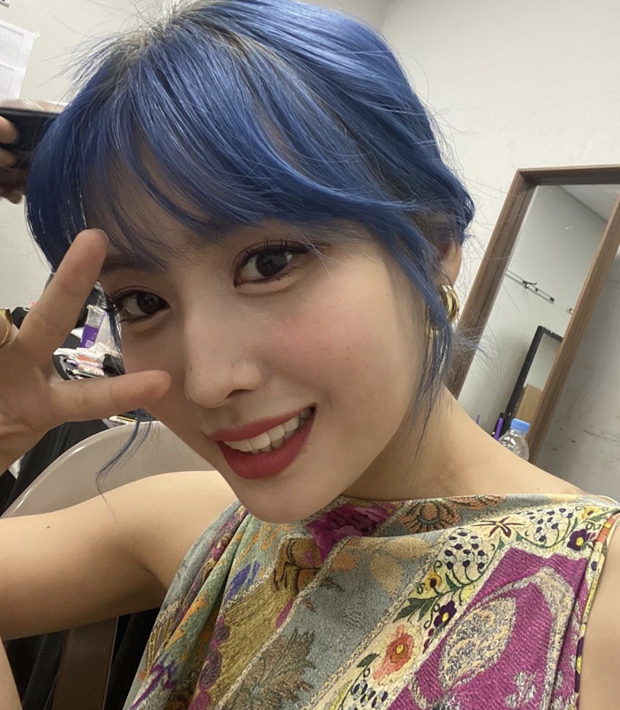 Kano モモちゃんの涙袋 Twiceのメイクさんがyoutubeでコンシーラーを使って作ってるって紹介しててこの方法だと変 に影を描いたりはせずに誰にでも涙袋を自然に見せれる メイク