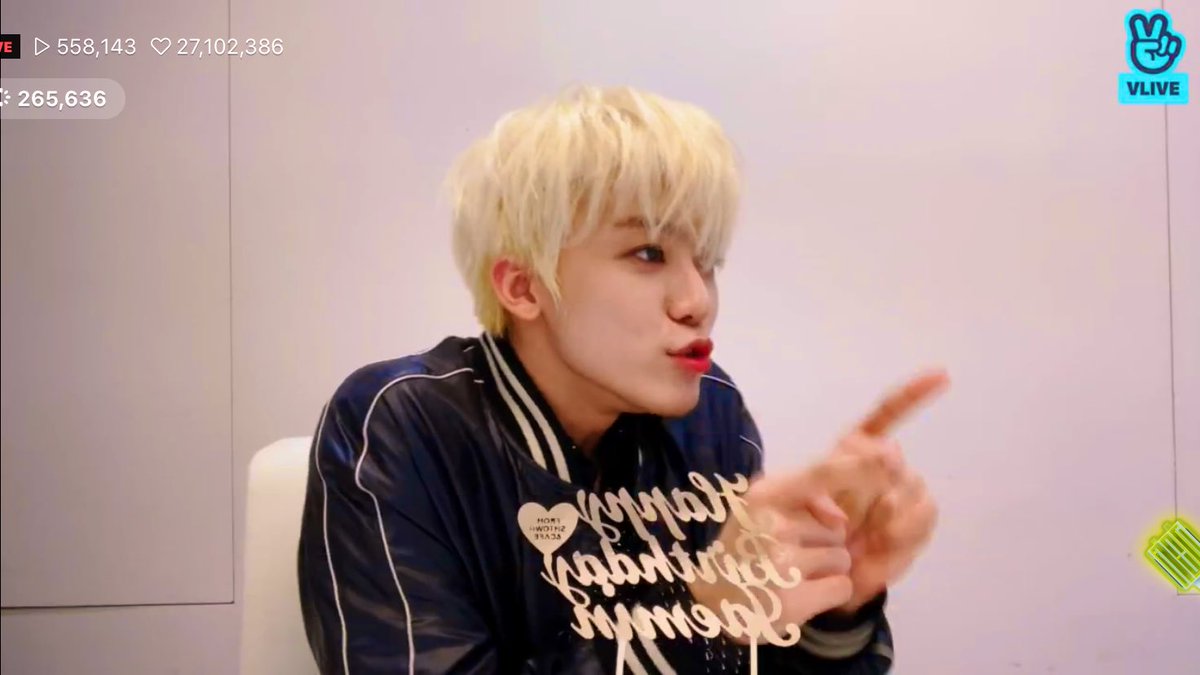Jaeminpie's tweet photo. Jaemin’s hand gestures and his shoulder shruggings whenever he is telling a story or talking makes me so soft i- 🥺🥺🥺🥺🥺 https://t.co/33JJfeoI0J