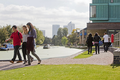Got an offer with us through #Clearing but haven't seen the campus yet? You can tour our facilities from the comfort of your own home! qmul.ac.uk/undergraduate/…