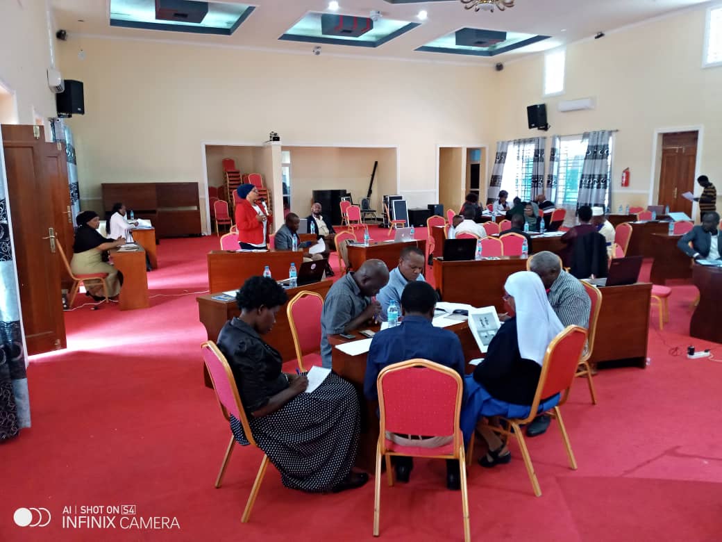 TIPOfficial__'s tweet photo. Mwenyekiti wa TIP Mchungaji Canon Moses Matonya akitoa nasaha kwa Washiriki wa Kikosi kazi cha kupitia na kuboresha maudhui ya kupiga vita ukatili wa kijinsia na watoto kupitia vyombo vya habari leo tarehe 13.08.2020 mjini #Dodoma https://t.co/QiqzloFYbI
