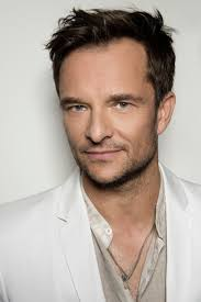 merlinpapin3's tweet photo. On souhaite un Bon Anniversaire au chanteur et acteur occasionel #DavidHalliday (fils de Johnny et Sylvie) qui a 54 ans, vu dans les films :
He's My Girl
Grosse Fatigue
Hunger Games : La Révolte
@Jouxplane83 @FredOL69007 @tbarnaud https://t.co/1fsDoclXsC