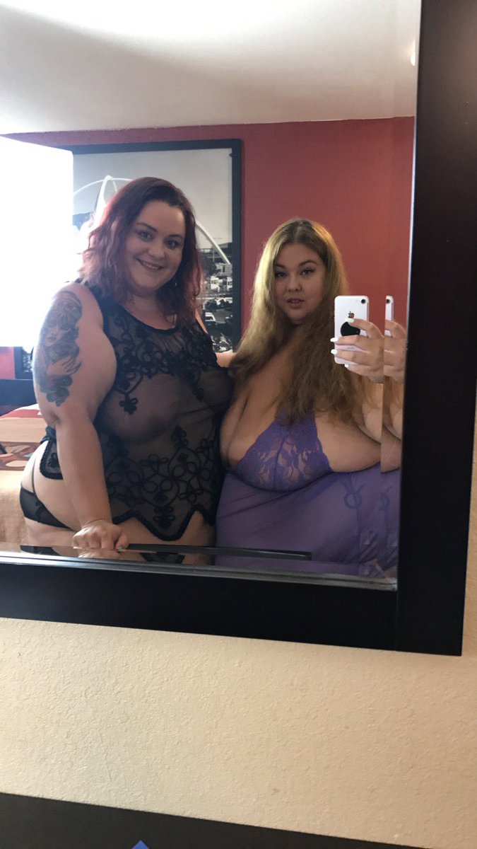 Woaaahhhh throwback to when <a href="/MonikaMynx/">Monika Mynx</a> and I were traveling hoes!!! I missss youuuuu