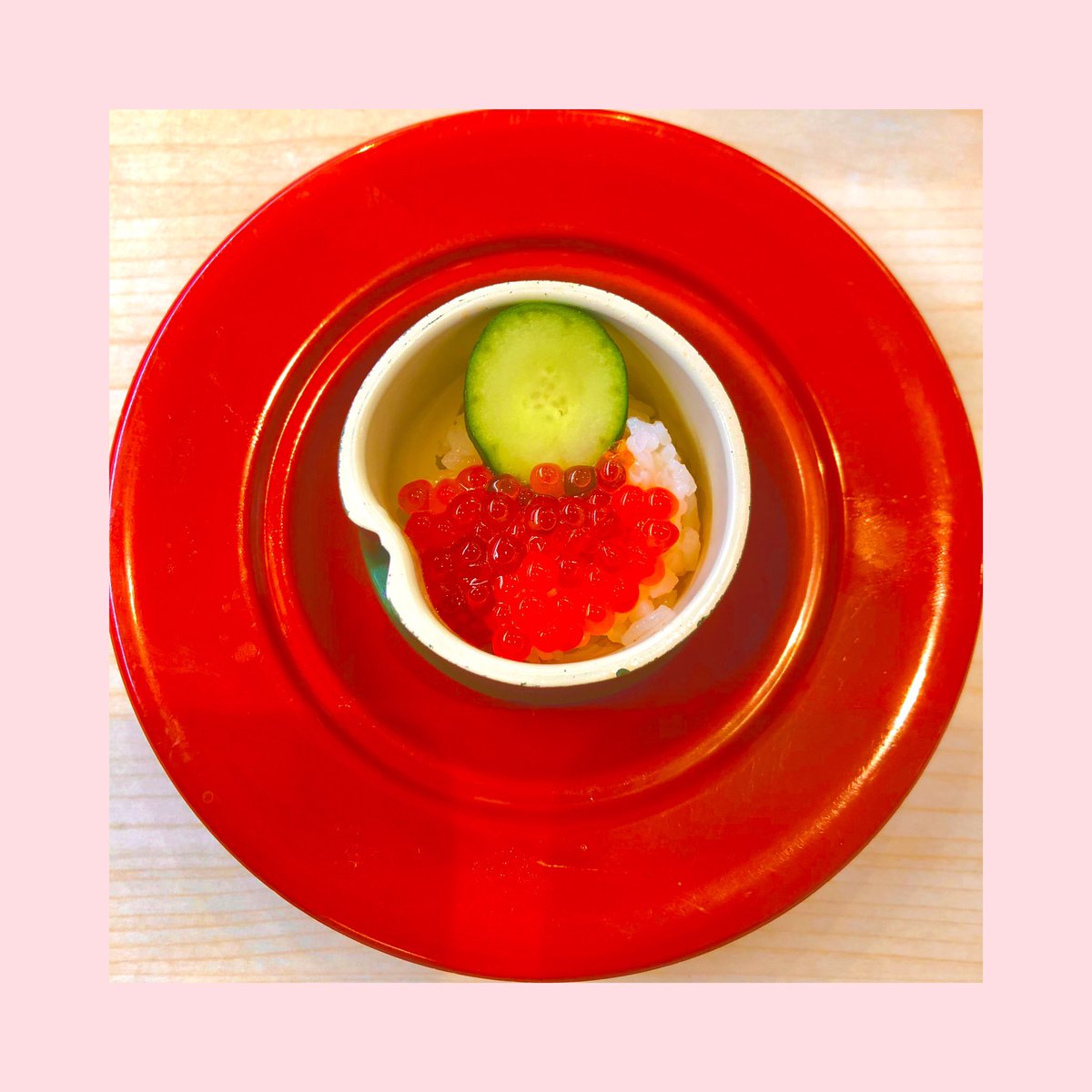 _ayan_0115's tweet photo. ❤︎

今日はお昼にお寿司食べに行きました☺️✨

大好きなイクラのお寿司🥰
美味しかった😋

❤︎
#回転寿司
#くら寿司 https://t.co/JsSjksp9Zw