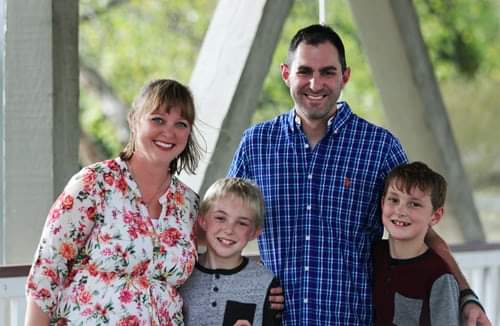 PhilipKraft's tweet photo. Dread Disease Cover will help secure you and your family's financial future should you fall ill to a serious illness like cancer. Book a consultation with me by sending me a message with your contact details to get you the correct cover. Protect your mom, sister and daughter. https://t.co/HsM0agDOcF