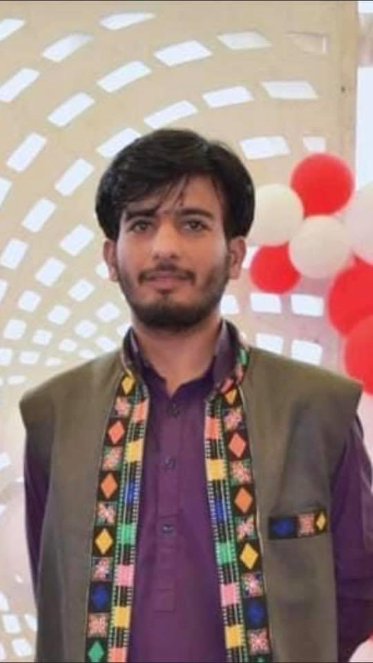 HRCBalochistan's tweet photo. HRCB strongly condemn killing of young student Hayat Mirza by military in Turbat. Mr. Hayat was on his field with his parents &amp; sister where military personnel tortured him &amp; then shot him dead in front of his family. The military must be brought to justice for its henious crimes https://t.co/AbHRDX9sfu