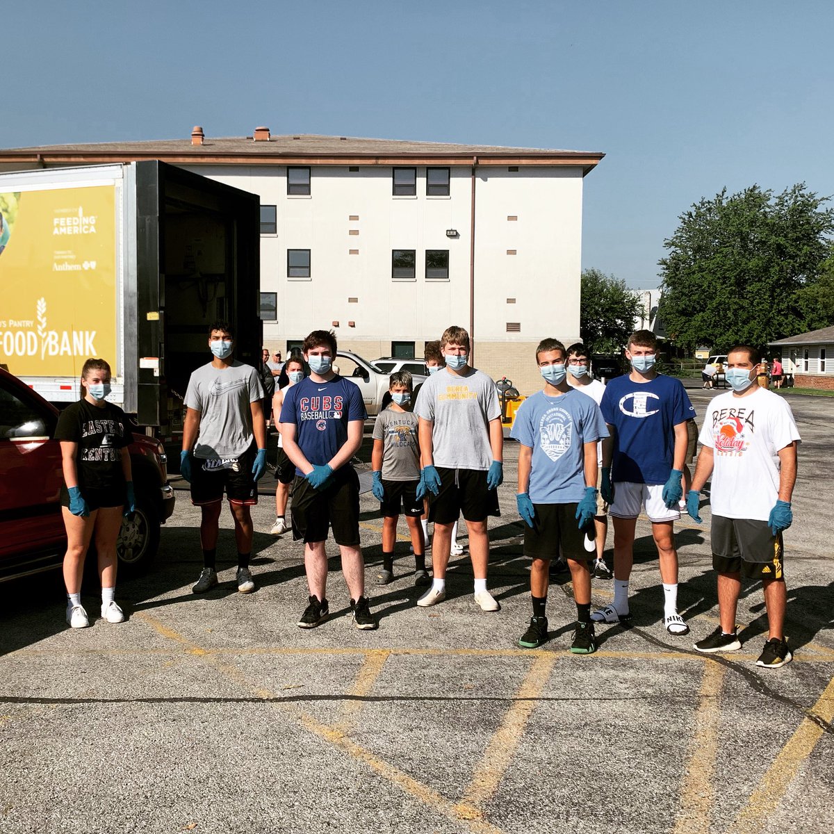 PrincipalLovell's tweet photo. Loved seeing some of our Berea Pirates out this morning to help unload and stock over 5000 lbs of food for the Berea Food Bank!!! 💛🖤 Thanks to @coachswords for getting this crew together!
#whyberea #bereapirates #teambereaky #teamkentucky #volunteer #foodbank #Pirateproud https://t.co/MVeQb98h5K