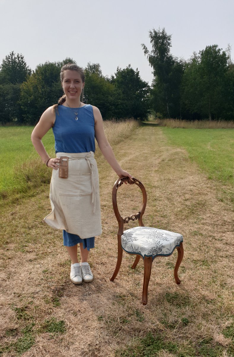 UpholsterySkill's tweet image. The bell has rung again today - #AMUSF Stage one traditional dining chair all completed. The sun is shining so some great outdoor shots to share @THE_AMUSF #upholstery #essex
