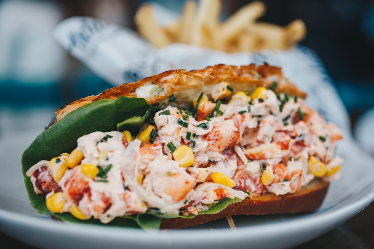waterbar_sd's tweet photo. Indulge in our seafood &amp; sea views 🌊 🌴
Open 7 days a week | Monday-Friday 11am-10pm | Saturday &amp; Sunday 9am-10pm
#DevotedToTheCraft #WaterbarSD https://t.co/BD3FPiim7l
