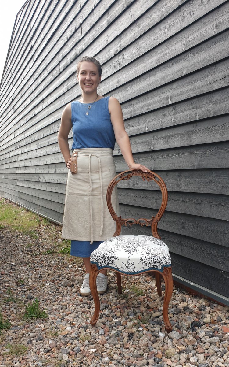 UpholsterySkill's tweet image. The bell has rung again today - #AMUSF Stage one traditional dining chair all completed. The sun is shining so some great outdoor shots to share @THE_AMUSF #upholstery #essex