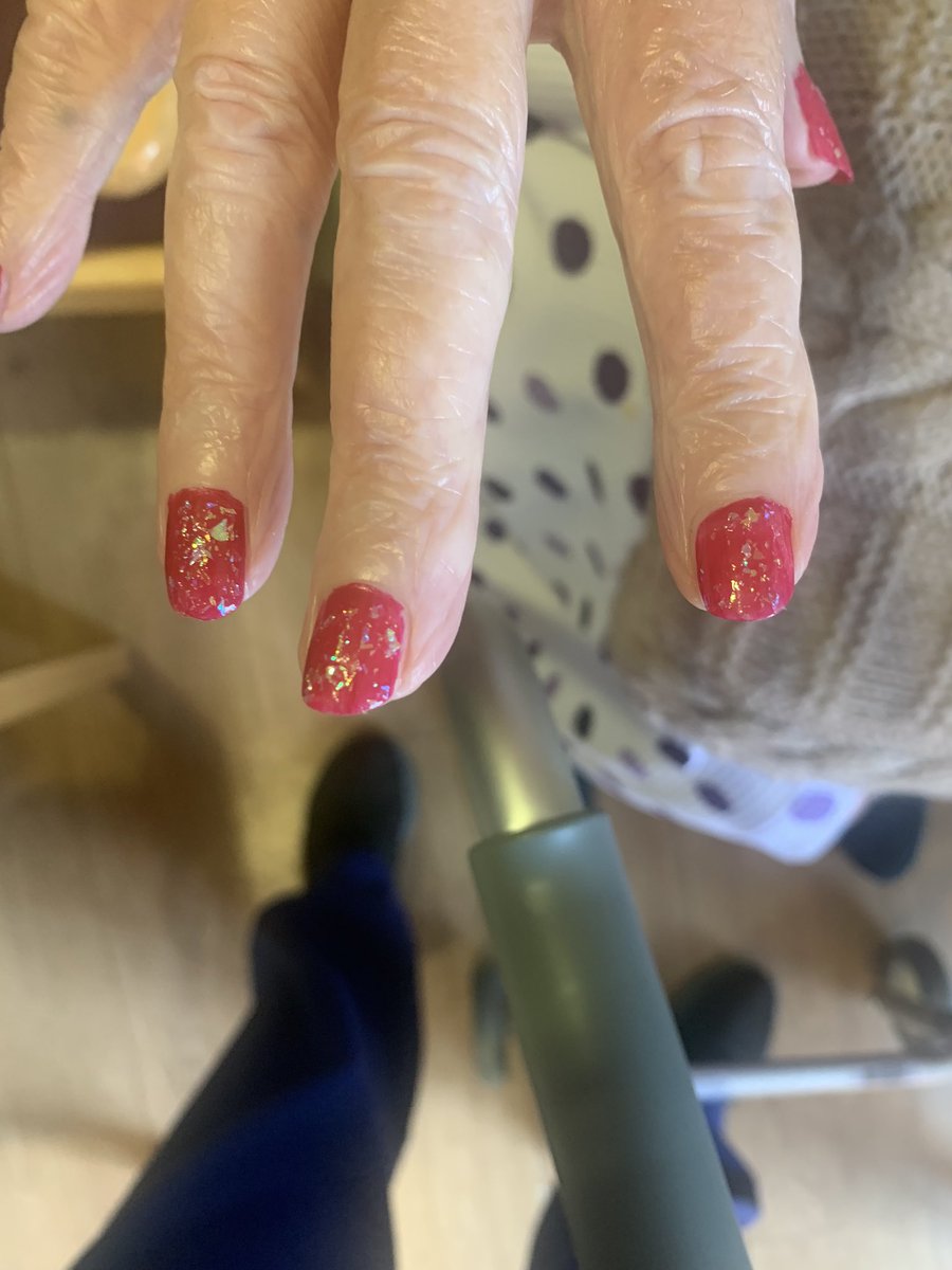 EMurphy83's tweet photo. Our patients felt so Pampered today!! Sat in the sun relaxing having their nails done 💅😍 @RookwoodAWard @bradley_hb @rachel_sansbury https://t.co/dXklqy1eDC