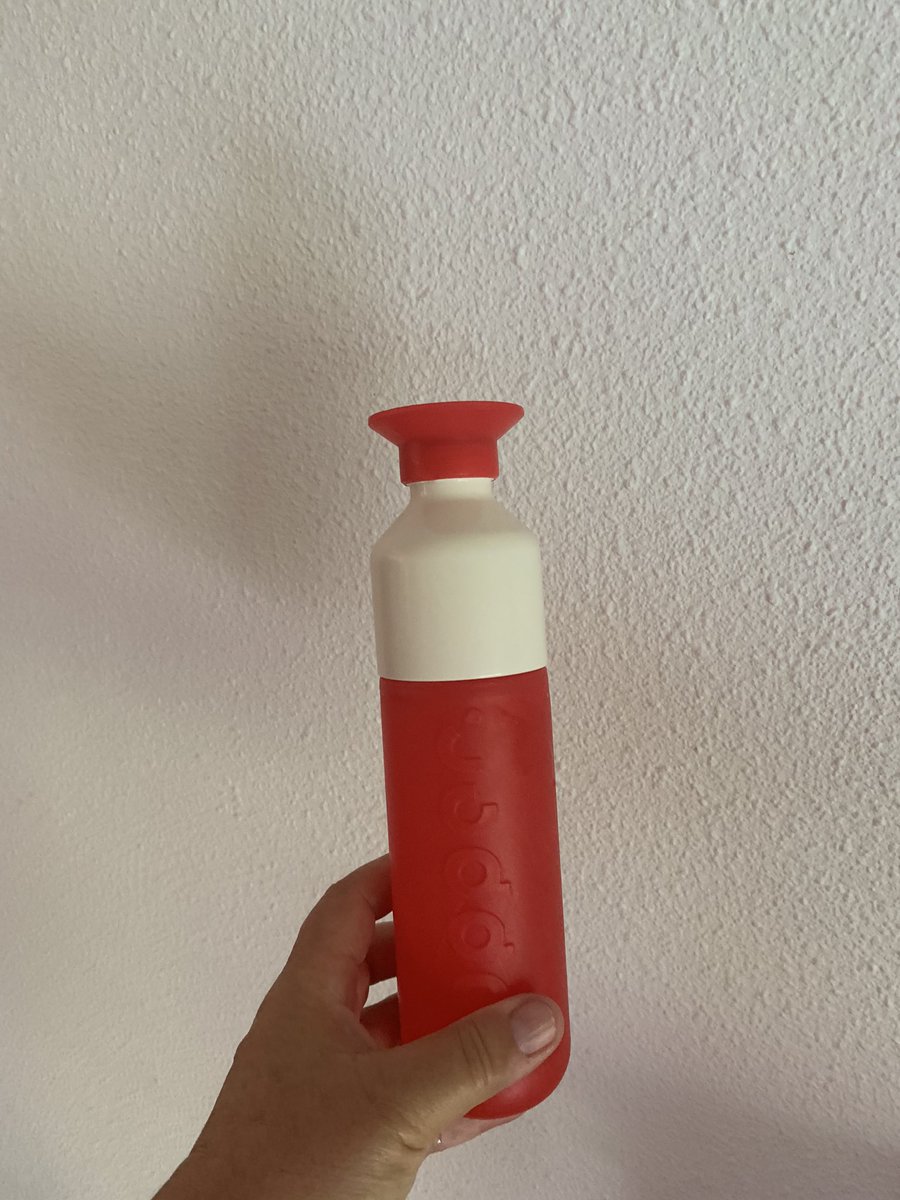 borstvoedingkv's tweet photo. Afgelopen dagen mijn trouwe metgezel #water #dorstlesser https://t.co/UNEH5Qi0Zm