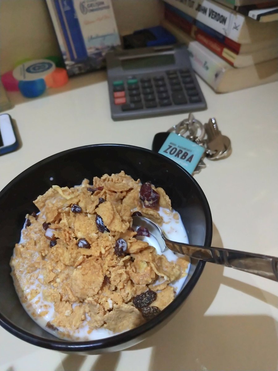 Hayat herkese adil davranmıyor 😕 iyi akşamlar 😒